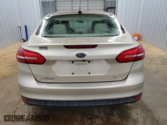 2018 Ford Focus SE z VIN 1FADP3F29JL265030, wystawiony jako Copart lot #54450665 z przebiegiem 152 165 mil mil oraz Czysty tytuł • Clean title. Historia ofert i sprzedaży dostępna na DreamBid. Obrazek 6.