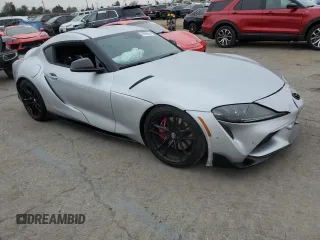 2021 Toyota GR Supra 3.0 with VIN WZ1DB0C0XMW039660, listed as a Copart auction lot 86909354 with 30,272 mi miles and Salvage Title. Bid and sale history available at carsss.com. Image 4.