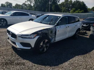2020 Volvo V60 z VIN YV4102WK2L1040830, wystawiony jako Copart lot #60741723 z przebiegiem 55 640 mil mil oraz . Historia ofert i sprzedaży dostępna na DreamBid. Obrazek 1.