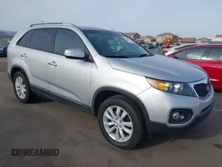 2011 Kia Sorento EX with VIN 5XYKU3A12BG076595, listed as a IAAI auction lot 41920914 with 190,751 mi miles. Bid and sale history available at carsss.com. Image 1.