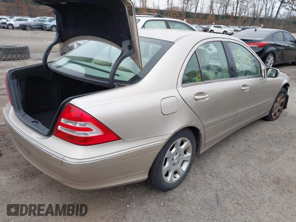 2005 Mercedes-Benz C 240 with VIN WDBRF81J55F638176, listed as a IAAI auction lot 41927939 with Not Provided miles and . Bid and sale history available at DreamBid. Image 4.