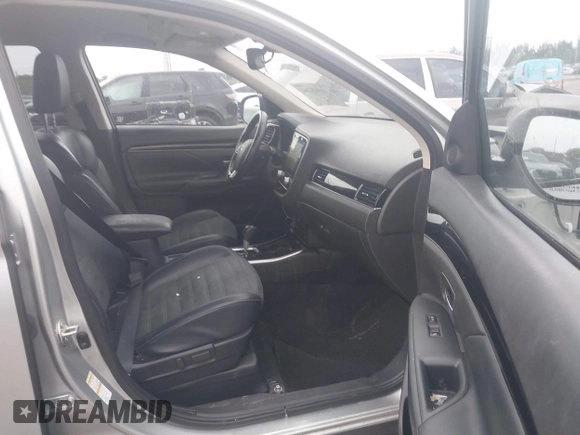 2020 Mitsubishi Outlander SE with VIN JA4AD3A38LZ025290, listed as a IAAI auction lot 41645284 with 81,044 mi miles and . Bid and sale history available at DreamBid. Image 5.