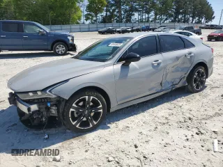 2024 Kia K5 GT-Line z VIN 5XXG64J28RG240655, wystawiony jako Copart lot #53449025 z przebiegiem 47 580 mil mil oraz Szkoda całkowita • Salvage title. Historia ofert i sprzedaży dostępna na DreamBid. Obrazek 1.