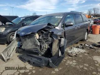 2016 Toyota Sienna XLE z VIN 5TDYK3DC1GS763297, wystawiony jako Copart lot #46861885 z przebiegiem 127 088 mil mil oraz Szkoda całkowita • Salvage title. Historia ofert i sprzedaży dostępna na DreamBid. Obrazek 1.