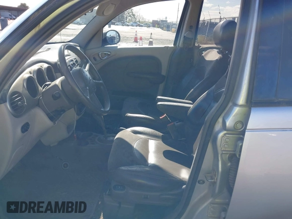 2002 Chrysler PT Cruiser Limited z VIN 3C8FY68B82T311952, wystawiony jako IAAI lot #41579374 z przebiegiem 141 105 mil mil oraz . Historia ofert i sprzedaży dostępna na DreamBid. Obrazek 5.