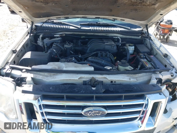 2010 Ford Explorer Eddie Bauer with VIN 1FMEU6EE5AUB13286, listed as a IAAI auction lot 41737633 with 207,341 mi miles. Bid and sale history available at carsss.com. Image 10.