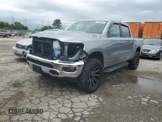 2019 Ram 1500 Laramie z VIN 1C6SRFJT0KN505026, wystawiony jako Copart lot #61052264 z przebiegiem 45 906 mil mil oraz Szkoda całkowita • Salvage title. Historia ofert i sprzedaży dostępna na DreamBid. Obrazek 1.