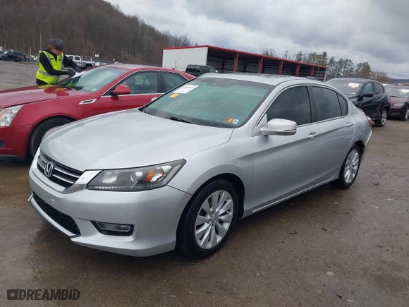 2013 Honda Accord Sdn EX-L with VIN 1HGCR2F8XDA071882, listed as a IAAI auction lot 41864022 with 277,383 mi miles. Bid and sale history available at carsss.com. Image 17.