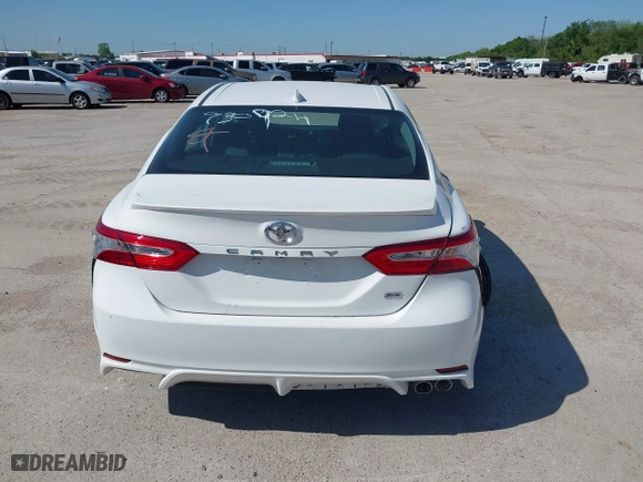 2020 Toyota Camry SE with VIN 4T1G11AK5LU930924, listed as a IAAI auction lot 41821405 with 89,554 mi miles. Bid and sale history available at carsss.com. Image 17.