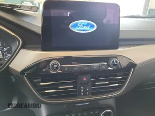 2022 Ford Escape SE z VIN 1FMCU0G61NUB33373, wystawiony jako IAAI lot #42791529 z przebiegiem 56 067 mil mil oraz . Historia ofert i sprzedaży dostępna na DreamBid. Obrazek 23.