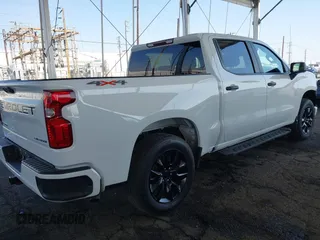 2022 Chevrolet Silverado 1500 Custom with VIN 3GCPDBEK5NG562651, listed as a IAAI auction lot 41539993 with 28,952 mi miles. Bid and sale history available at carsss.com. Image 4.