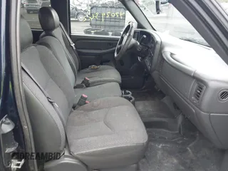 2006 Chevrolet Silverado 1500 Work Truck with VIN 1GCEC19X86Z156259, listed as a IAAI auction lot 42029362 with 188,394 mi miles. Bid and sale history available at carsss.com. Image 5.