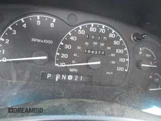 1999 Ford Explorer XLT z VIN 1FMZU34E1XZA39121, wystawiony jako IAAI lot #42107728 z przebiegiem 194 374 mil mil oraz . Historia ofert i sprzedaży dostępna na DreamBid. Obrazek 7.