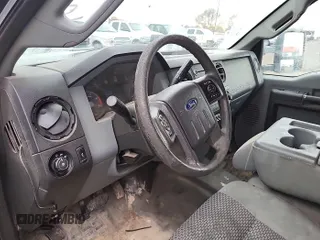 2015 Ford F-250 Lariat z VIN 1FT7W2BTXFEB10761, wystawiony jako IAAI lot #42522911 z przebiegiem 209 886 mil mil oraz . Historia ofert i sprzedaży dostępna na DreamBid. Obrazek 4.