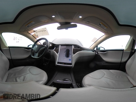 2013 Tesla Model S z VIN 5YJSA1DN2DFP07738, wystawiony jako IAAI lot #42433771 z przebiegiem 71 606 mil mil oraz . Historia ofert i sprzedaży dostępna na DreamBid. Obrazek 21.