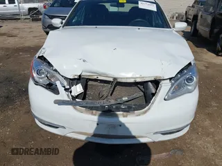 2013 Chrysler 200 LX with VIN 1C3CCBAB1DN640487, listed as a IAAI auction lot 41772952 with 173,109 mi miles. Bid and sale history available at carsss.com. Image 6.