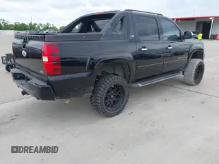 2008 Chevrolet Avalanche LTZ with VIN 3GNFK12348G145932, listed as a IAAI auction lot 42149307 with 1 mi miles. Bid and sale history available at carsss.com. Image 4.