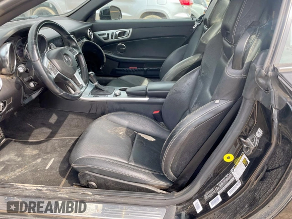 2015 Mercedes-Benz SLK 250 with VIN WDDPK4HA1FF098934, listed as a Copart auction lot 55996085 with 75,655 mi miles and Clean Title. Bid and sale history available at DreamBid. Image 6.