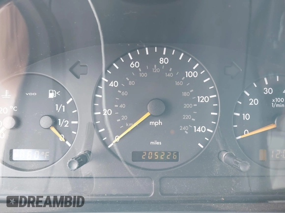 2003 Mercedes-Benz M 350 with VIN 4JGAB57EX3A435535, listed as a IAAI auction lot 42099551 with 205,226 mi miles and . Bid and sale history available at DreamBid. Image 7.