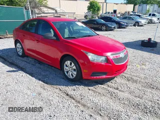 2014 Chevrolet Cruze LS z VIN 1G1PA5SHXE7265754, wystawiony jako IAAI lot #42343676 z przebiegiem 102 011 mil mil oraz . Historia ofert i sprzedaży dostępna na DreamBid. Obrazek 1.