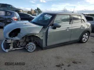 2020 MINI Hardtop 4 Door Cooper with VIN WMWXU7C05L2M27820, listed as a Copart auction lot 47350695 with 32,440 mi miles and Salvage title. Bid and sale history available at DreamBid. Image 1.