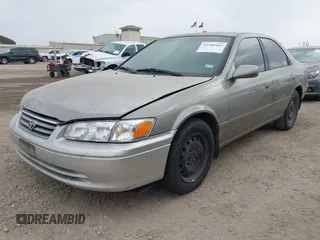2000 Toyota Camry CE z VIN JT2BG22K9Y0458526, wystawiony jako IAAI lot #42289402 z przebiegiem 269 596 mil mil oraz . Historia ofert i sprzedaży dostępna na DreamBid. Obrazek 2.