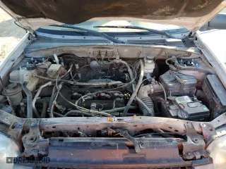 2007 Ford Escape XLS with VIN 1FMYU02Z07KB37338, listed as a Copart auction lot 83902704 with 326,105 mi miles and Salvage Title. Bid and sale history available at carsss.com. Image 12.