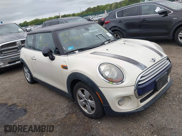 2014 MINI Hardtop with VIN WMWXM5C56ET936943, listed as a IAAI auction lot 42326780 with Not provided miles and . Bid and sale history available at DreamBid. Image 1.