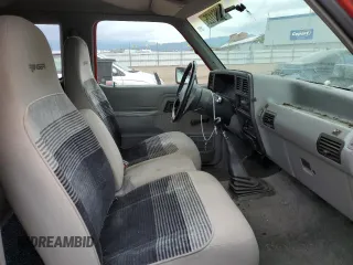 1992 Ford Ranger z VIN 1FTCR14U3NPA43414, wystawiony jako Copart lot #62961125 z przebiegiem 50 828 mil mil oraz Czysty tytuł • Clean title. Historia ofert i sprzedaży dostępna na DreamBid. Obrazek 10.