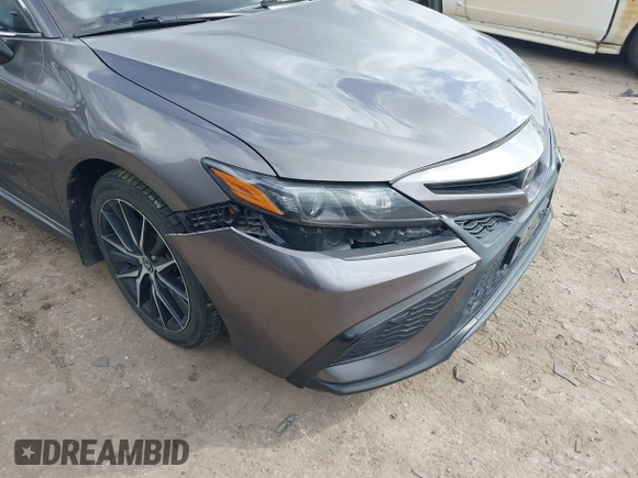 2022 Toyota Camry SE with VIN 4T1G11AKXNU659247, listed as a IAAI auction lot 41517969 with 58,180 mi miles. Bid and sale history available at carsss.com. Image 6.
