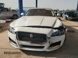 2018 Jaguar XF 25t with VIN SAJBR4FX8JCY69487, listed as a Copart auction lot 62713694 with 62,598 mi miles and Salvage Title. Bid and sale history available at carsss.com. Image 5.