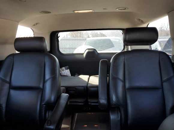 2010 Cadillac Escalade Premium with VIN 1GYUKCEF2AR264970, listed as a Copart auction lot 49448435 with 153,957 mi miles and Salvage title. Bid and sale history available at DreamBid. Image 10.