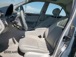 2007 Mercedes-Benz C z VIN WDBRF54J47A928869, wystawiony jako Copart lot #59620155 z przebiegiem 177 186 mil mil oraz Szkoda całkowita • Salvage title. Historia ofert i sprzedaży dostępna na DreamBid. Obrazek 7.