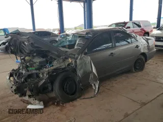 2005 Toyota Camry LE z VIN JTDBE30K253024206, wystawiony jako Copart lot #56726845 z przebiegiem 231 053 mil mil oraz Szkoda całkowita • Salvage title. Historia ofert i sprzedaży dostępna na DreamBid. Obrazek 1.
