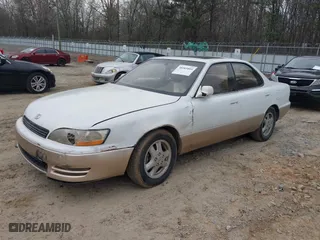 1996 Lexus ES 300 with VIN JT8BF12G6T0148230, listed as a IAAI auction lot 38985805 with 296,043 mi miles. Bid and sale history available at carsss.com. Image 2.