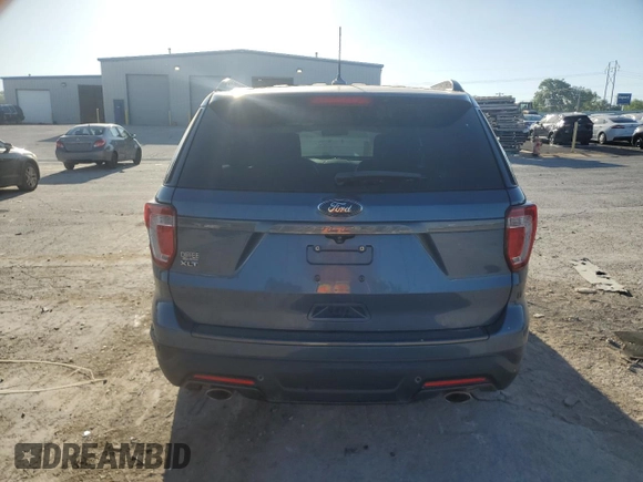2018 Ford Explorer XLT z VIN 1FM5K7D86JGB07924, wystawiony jako Copart lot #56415575 z przebiegiem 151 540 mil mil oraz Szkody całkowita. Historia ofert i sprzedaży dostępna na DreamBid. Obrazek 6.