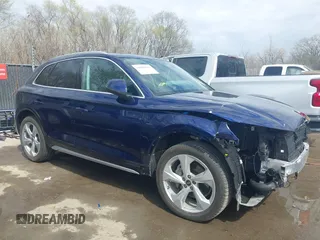 2021 Audi Q5 Premium Plus with VIN WA1BAAFY6M2015664, listed as a IAAI auction lot 41860435 with 26,088 mi miles. Bid and sale history available at carsss.com. Image 14.