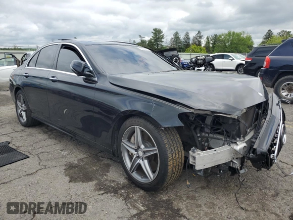 2017 Mercedes-Benz E 300 Luxury with VIN WDDZF4KB5HA045524, listed as a Copart auction lot 58699695 with 52,611 mi miles and Salvage title. Bid and sale history available at DreamBid. Image 4.