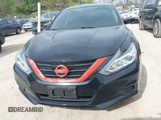2018 Nissan Altima 2.5 S with VIN 1N4AL3AP3JC270628, listed as a IAAI auction lot 42148978 with 62,561 mi miles. Bid and sale history available at carsss.com. Image 12.