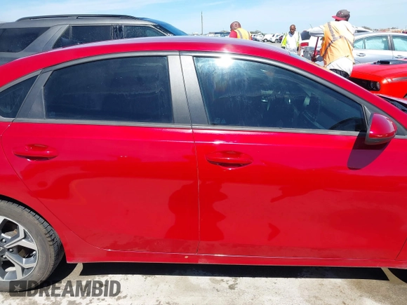 2021 Kia Forte LXS z VIN 3KPF24AD9ME330665, wystawiony jako IAAI lot #41817755 z przebiegiem 93 215 mil mil oraz . Historia ofert i sprzedaży dostępna na DreamBid. Obrazek 13.