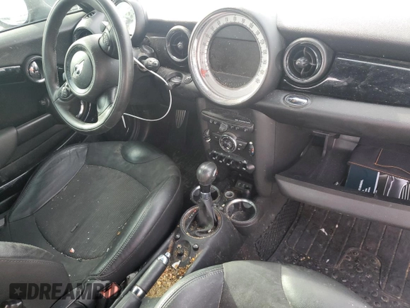 2014 MINI Coupe S z VIN WMWSX3C59ET773064, wystawiony jako Copart lot #42989015 z przebiegiem 135 005 mil mil oraz Szkoda całkowita • Salvage title. Historia ofert i sprzedaży dostępna na DreamBid. Obrazek 8.