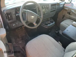 2009 Chevrolet Express Cargo z VIN 1GCFG15X491110333, wystawiony jako Copart lot #88082765 z przebiegiem 77 188 mil mil oraz Szkoda całkowita • Salvage title. Historia ofert i sprzedaży dostępna na DreamBid. Obrazek 8.