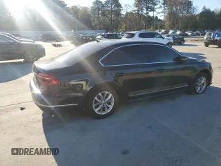 2017 Volkswagen Passat S z VIN 1VWAT7A35HC005604, wystawiony jako Copart lot #49499095 z przebiegiem 124 618 mil mil oraz Szkoda całkowita • Salvage title. Historia ofert i sprzedaży dostępna na DreamBid. Obrazek 3.