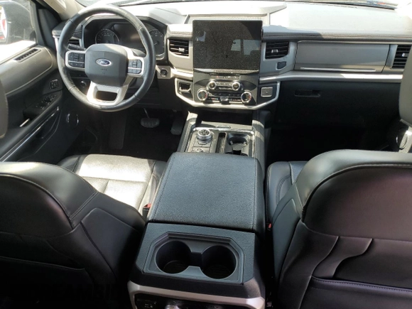 2022 Ford Expedition Max XLT z VIN 1FMJK1JT3NEA27230, wystawiony jako Copart lot #64072565 z przebiegiem 83 346 mil mil oraz Czysty tytuł • Clean title. Historia ofert i sprzedaży dostępna na DreamBid. Obrazek 8.