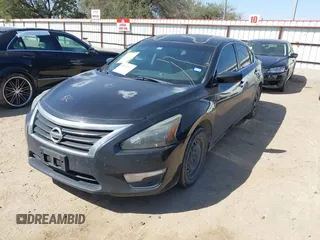 2014 Nissan Altima 2.5 S with VIN 1N4AL3AP8EN342739, listed as a IAAI auction lot 41722517 with 237,536 mi miles. Bid and sale history available at carsss.com. Image 2.