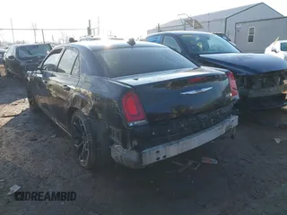 2019 Chrysler 300 with VIN 2C3CCABG6KH637059, listed as a IAAI auction lot 41631640 with 95,254 mi miles. Bid and sale history available at carsss.com. Image 3.