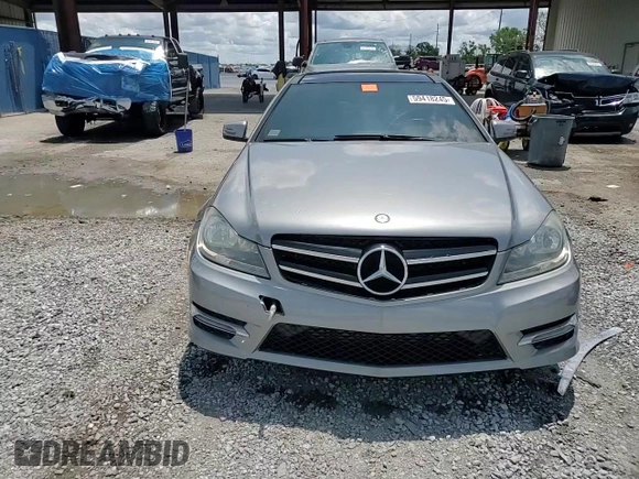 2013 Mercedes-Benz C 250 z VIN WDDGJ4HBXDG089068, wystawiony jako Copart lot #59418245 z przebiegiem 87 912 mil mil oraz Szkoda całkowita • Salvage title. Historia ofert i sprzedaży dostępna na DreamBid. Obrazek 14.