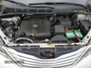 2017 Toyota Sienna XLE z VIN 5TDDZ3DC3HS167023, wystawiony jako Copart lot #53634675 z przebiegiem 12 003 mil mil oraz Szkoda całkowita • Salvage title. Historia ofert i sprzedaży dostępna na DreamBid. Obrazek 12.