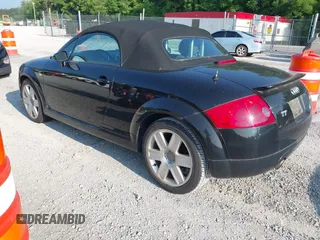2004 Audi TT z VIN TRUTC28N241016061, wystawiony jako IAAI lot #42413028 z przebiegiem 175 236 mil mil oraz . Historia ofert i sprzedaży dostępna na DreamBid. Obrazek 3.