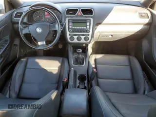 2009 Volkswagen Eos Komfort с VIN WVWAA71F79V011641, выставлен на аукционе Copart как лот 42577045 с пробегом 66 543 миль миль и Списание • Salvage title. История ставок и продаж доступна на DreamBid. Изображение 8.